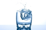 стакан с чистой водой