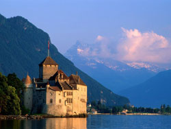Замок в швейцарских горах