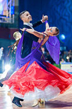 Viennese Waltz gets rid of some of the movements and takes the view, which is known today