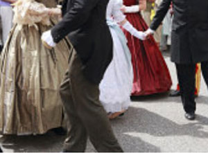 Танцы в костюмах XVIII века
